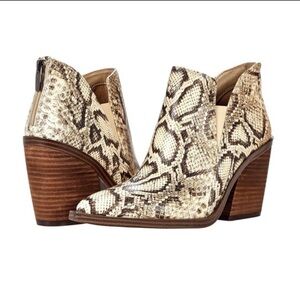 Vince Camuto snake booties size 7.5